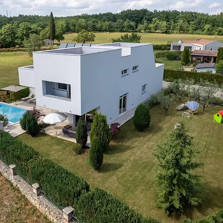Luxury Kate With Pool In Villa Žminj