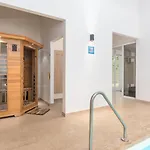 Luxury Kate With Pool In